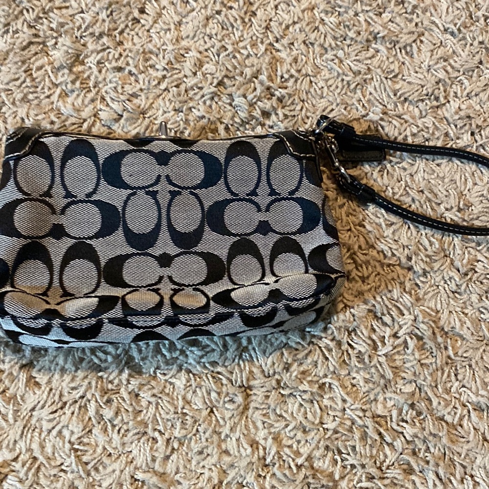 Coach logo authentic wristletblack and grey